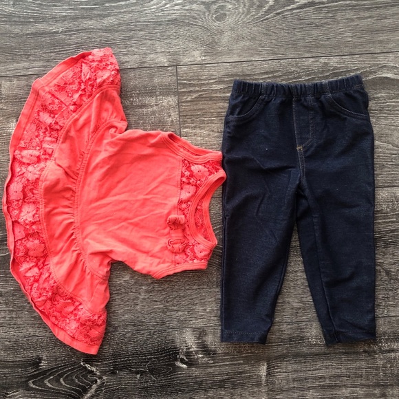 Peach top with jeggings - Picture 2 of 5